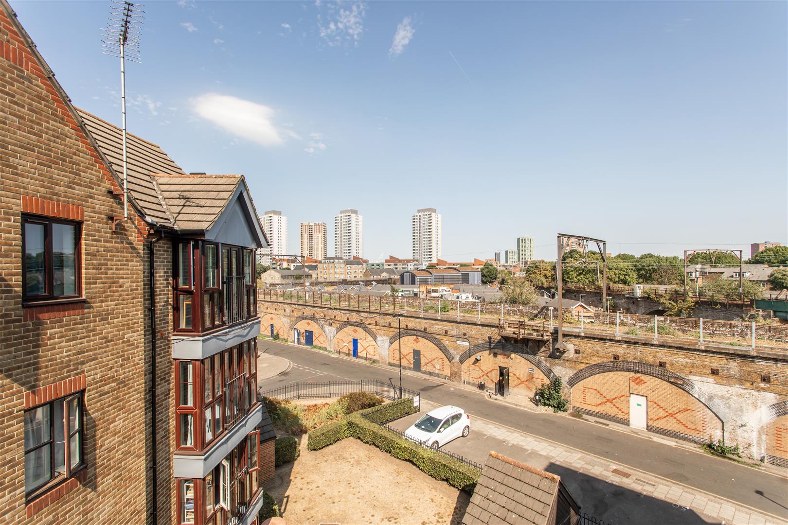 Lagonda House, Bow